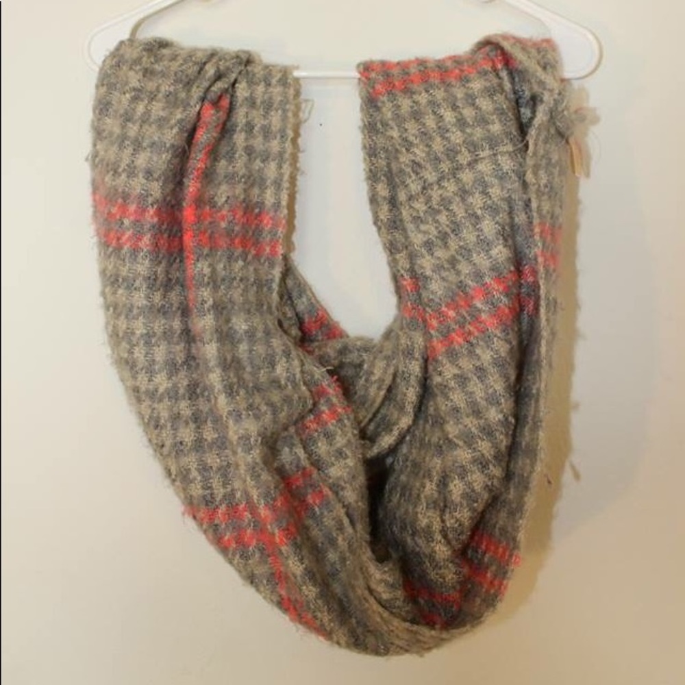 Scarf infinity